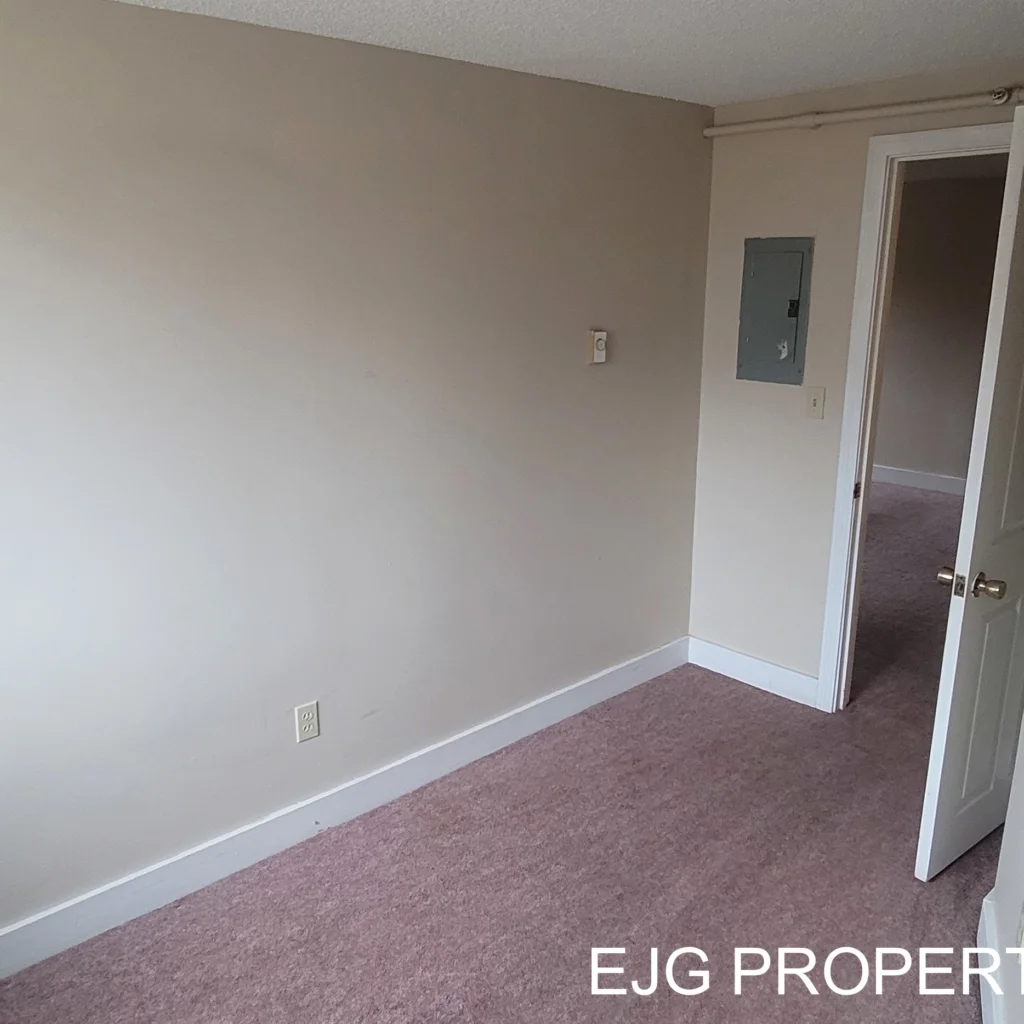 EJG Property Management 72-6 Main Street Raymond NH14