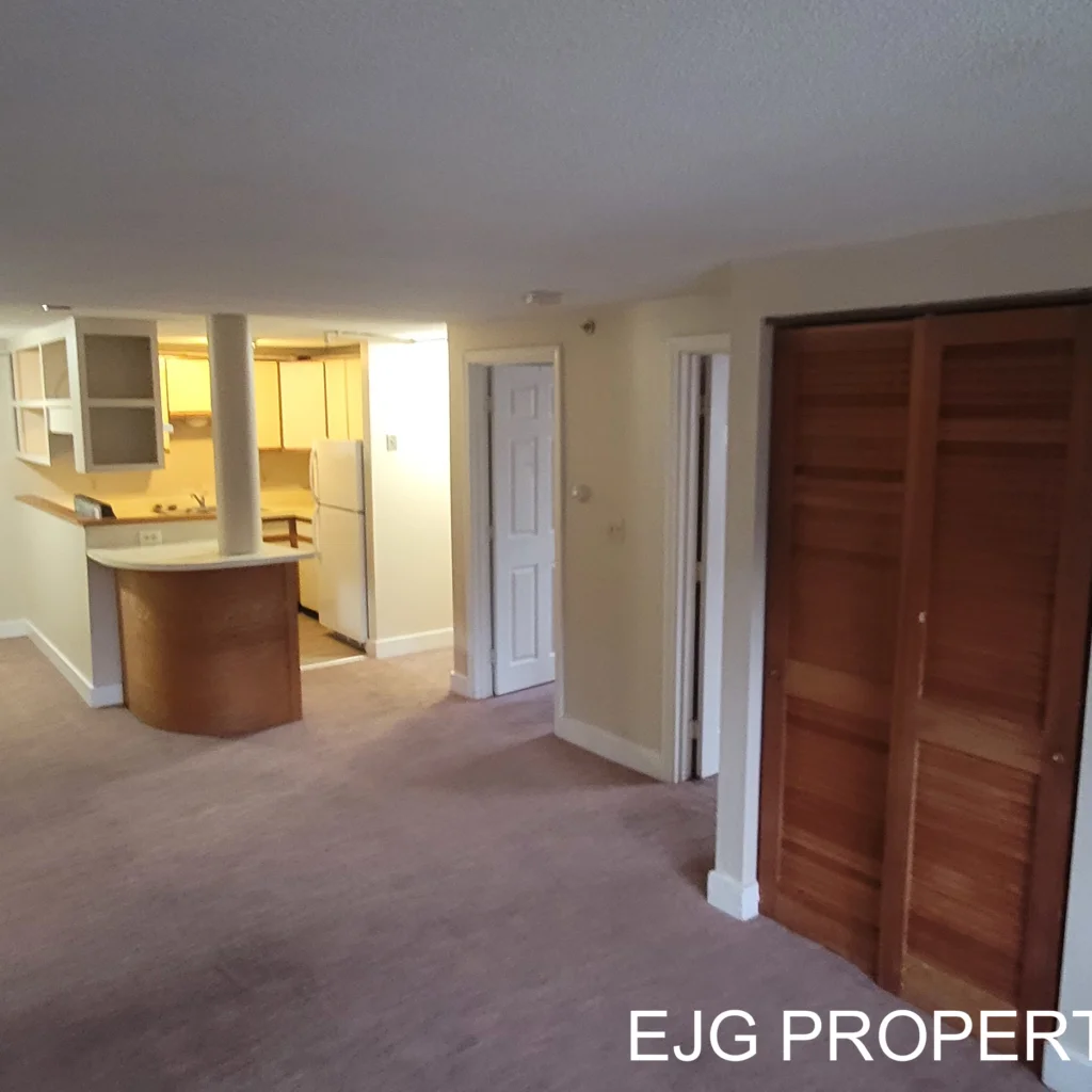 EJG Property Management 72-6 Main Street Raymond NH15