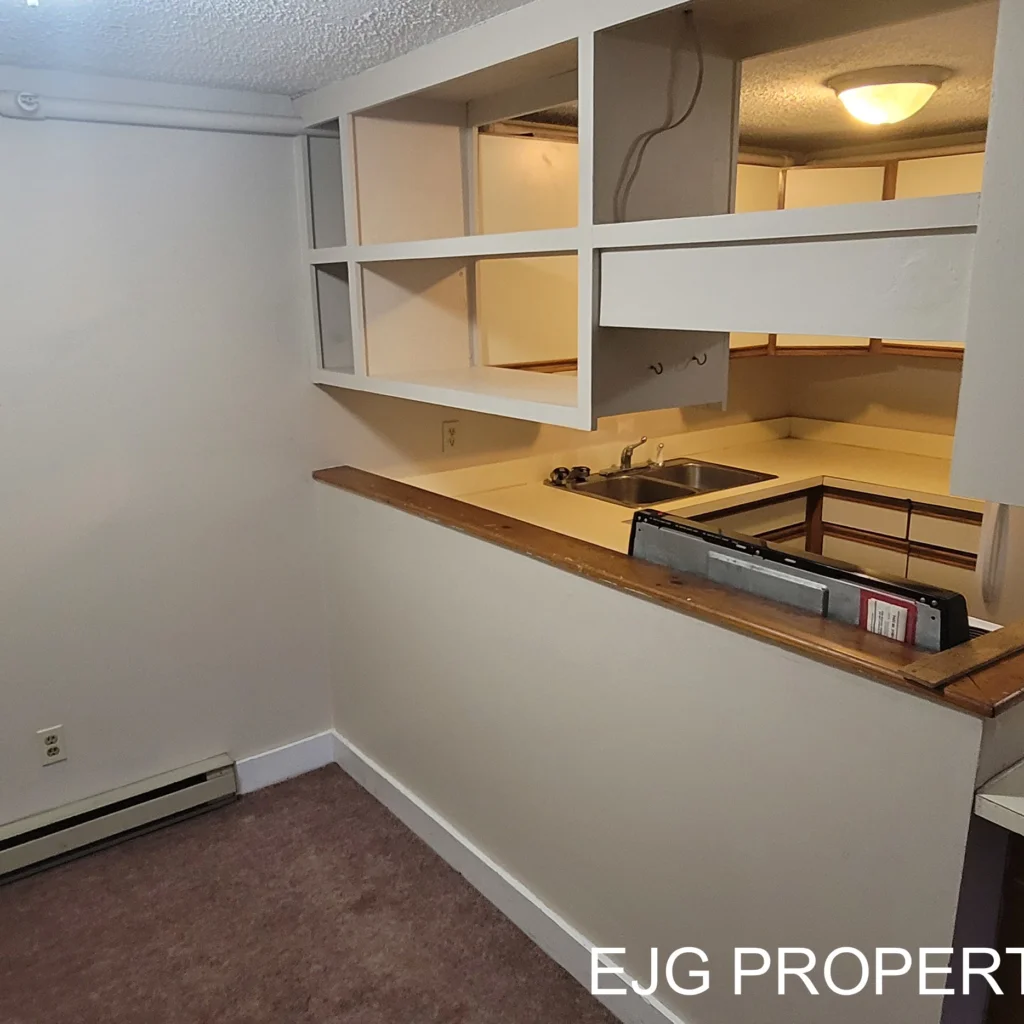 EJG Property Management 72-6 Main Street Raymond NH17