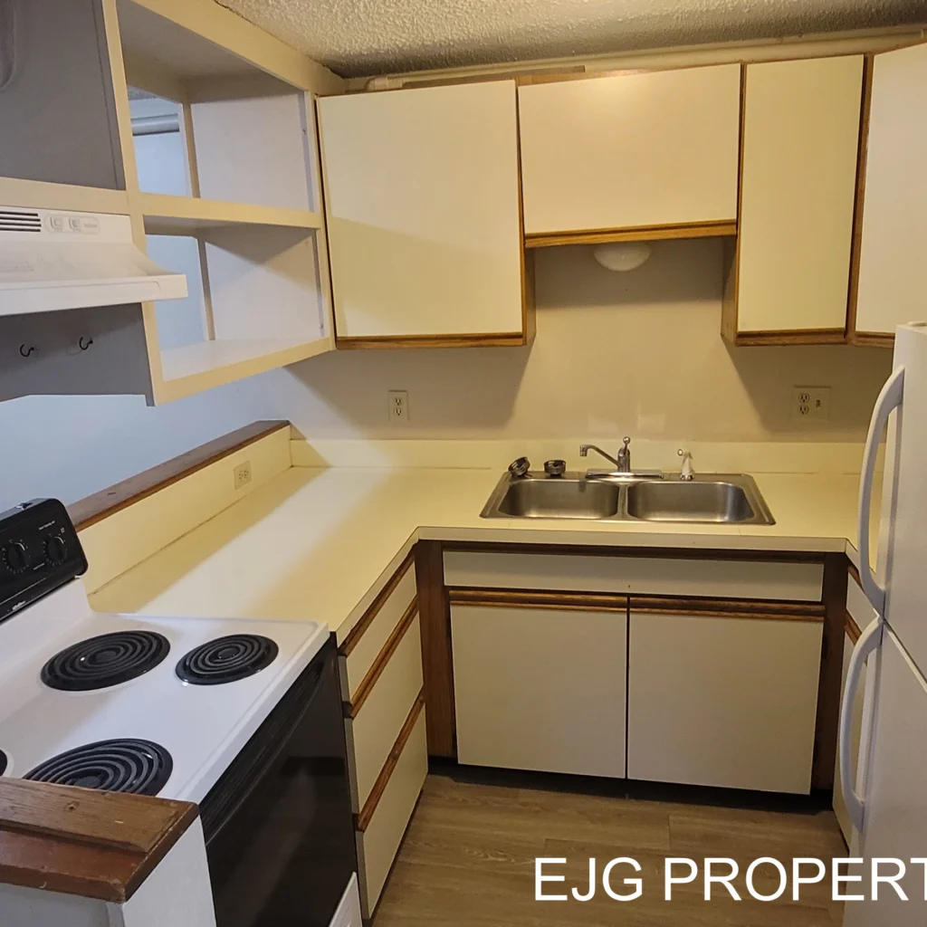 EJG Property Management 72-6 Main Street Raymond NH20