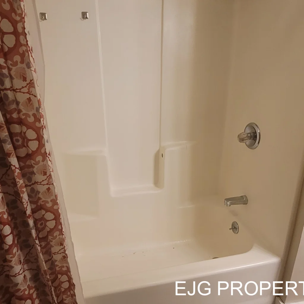 EJG Property Management 72-6 Main Street Raymond NH5