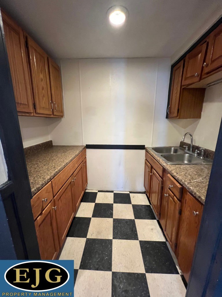 EJG Property Management LLC 101 Putnam Manchester NH563